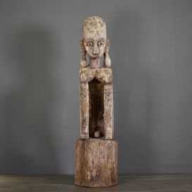 Leti Statue